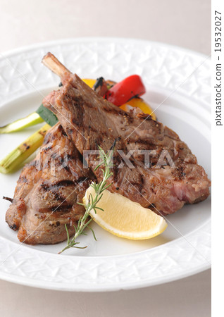 Saute of lamb 19532027