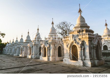 White stupas at Kuthodaw Pagoda, Mandalay,Myanmar 19535856