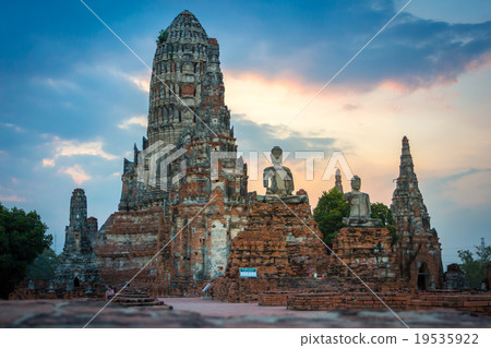 Wat Chaiwatthanaram in Ayutthaya Thailand Wat Chaiwatthanaram in Ayutthaya Thailand 19535922