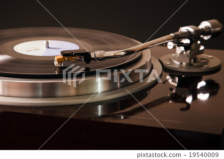 Record player Record player 19540009