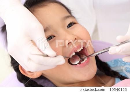 童年牙科圖像 19540123
