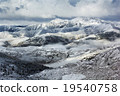mountain ridge snow landscape 19540758