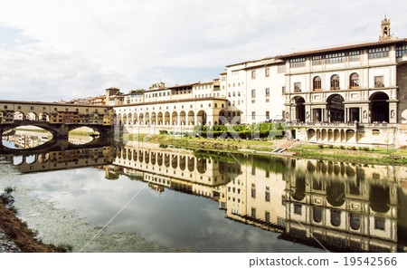 Beautiful Ponte Vecchio, Vasari Corridor Beautiful Ponte Vecchio, Vasari Corridor 19542566