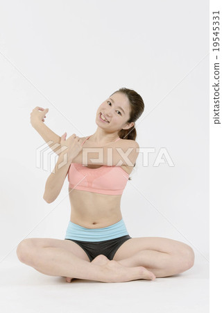 時尚風格的年輕女士 19545331