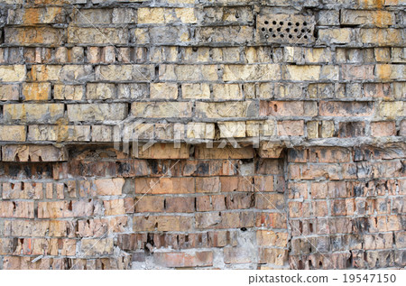 The old brick wall 19547150