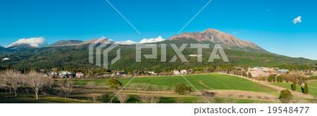 霧島山脈_高千穗牧場 19548477