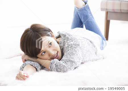 年輕的女士 19549005