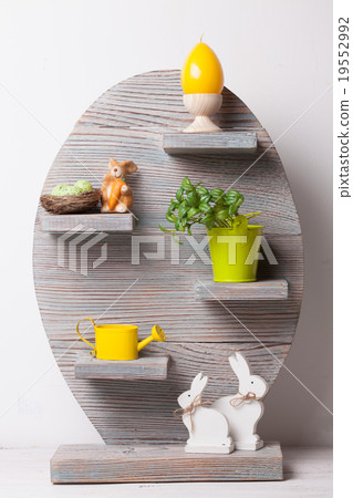 Easter shelf with decor Easter shelf with decor 19552992