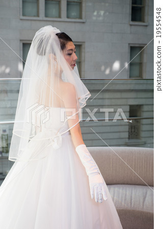 A bride's appearance 19554548