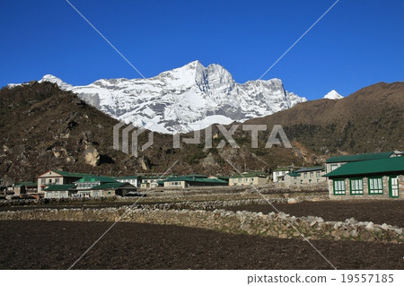 Sherpa village Khumjung, Everest National Park Sherpa village Khumjung, Everest National Park 19557185