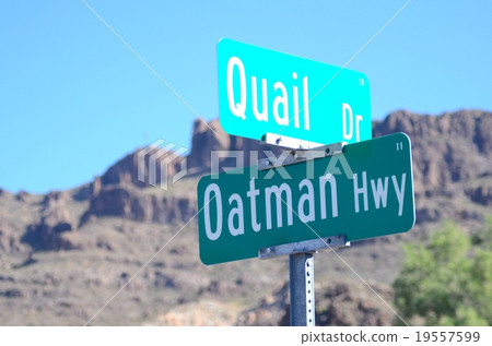 沿著66號公路（路標）剩下的風景 19557599