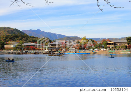 Katsura River in front of Arashiyama Katsura River in front of Arashiyama 19558104