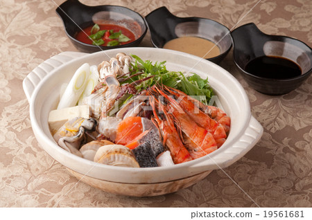 Seafood pot Seafood pot 19561681