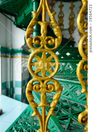 Railing detail of the India Muslim Mosque 19564723