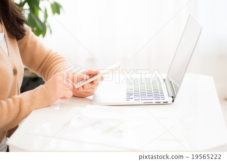 Business scene female Business scene female 19565222