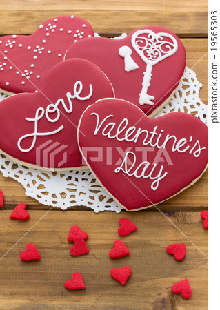 Valentine · Icing Cookie: Valentine themed icing cookies Valentine · Icing Cookie: Valentine themed icing cookies 19565303