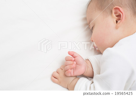 Baby's nap Baby's nap 19565425
