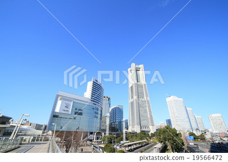 Sakuragicho Station front 19566472