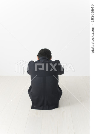 孤獨的中年商人 19566649