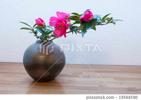 Bizen grilled vase 19568590