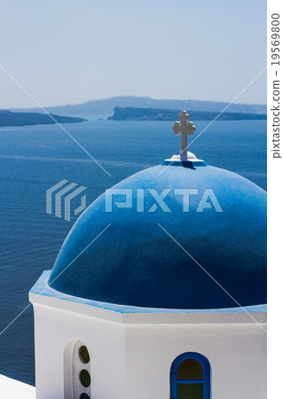 Blue Church Cupola in Santorini, Greece 19569800