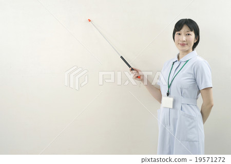 一個女人用棍子 一個女人用棍子 19571272