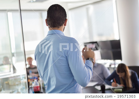 Business presentation on corporate meeting. 19571303