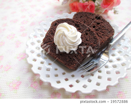 Cocoa pound cake Cocoa pound cake 19572886