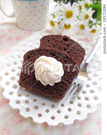 Cocoa pound cake Cocoa pound cake 19572894
