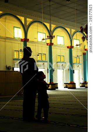 Interior of the Sultan Ibrahim Jamek Mosque Interior of the Sultan Ibrahim Jamek Mosque 19577925