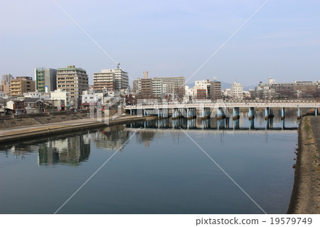 Streets of riverbanks 19579749