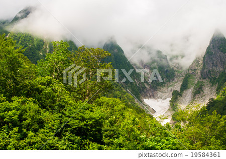 Tanigawake (Gunma prefecture landscape) Tanigawake (Gunma prefecture landscape) 19584361