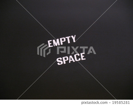 Empty space 19585281