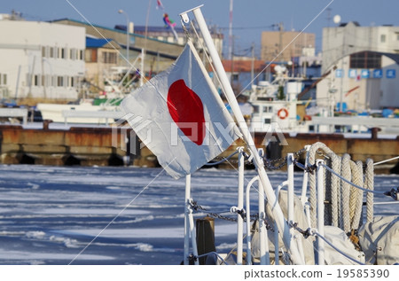 Kushiro harbor in winter Kushiro harbor in winter 19585390