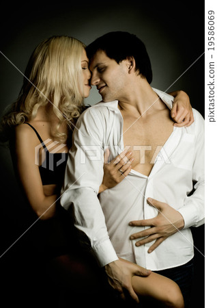 sexy couple 19586069