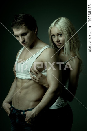 sexy couple 19586138