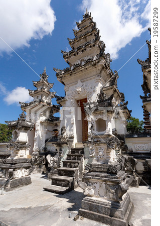 Hindu temple at Pura Sahab, Nusa Penida 19587299