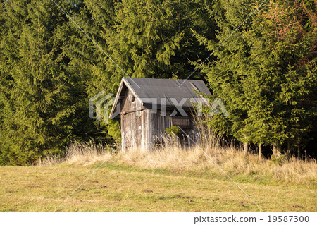 Wooden Hunters Hut Wooden Hunters Hut 19587300