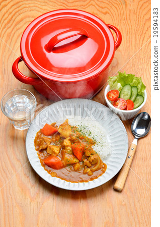 Caution) Steam is retouch synthesis. Retouch marks remain on the spoon. Curry and rice and mini salad and pot. Caution) Steam is retouch synthesis. Retouch marks remain on the spoon. Curry and rice and mini salad and pot. 19594183