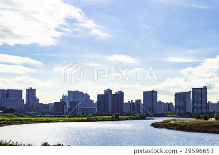 Tamagawa and the cityscape 19596651