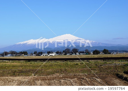 Chokaiyama (Fuji Dewa) 19597764