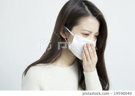 二十多歲的女性蒙著眼睛 19598040