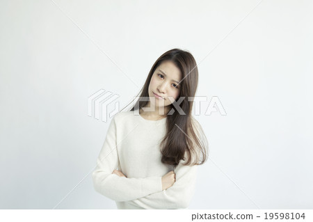 Female in her 20's portrait Female in her 20's portrait 19598104