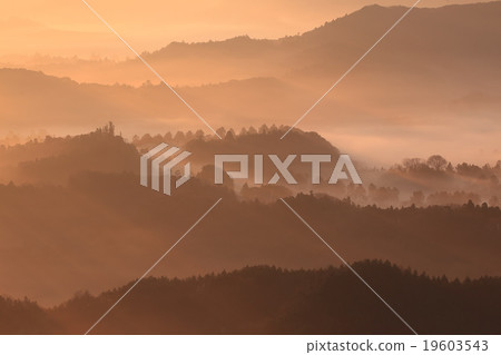 在Kujuku谷的雲海 19603543