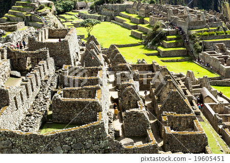 Machu Picchu, the ancient Inca city in the Andes 19605451