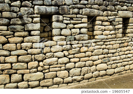 Machu Picchu, the ancient Inca city in the Andes 19605547