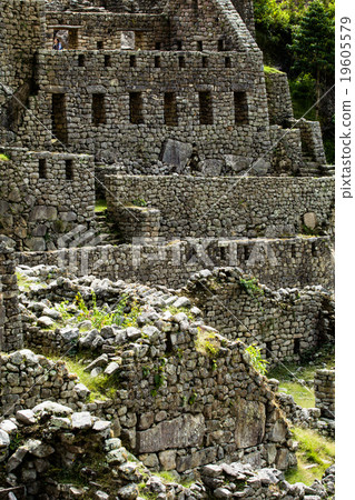 Machu Picchu, the ancient Inca city in the Andes 19605579