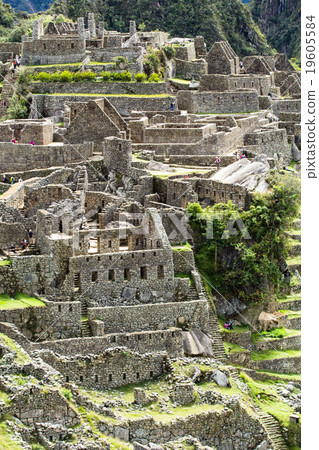Machu Picchu, the ancient Inca city in the Andes 19605584