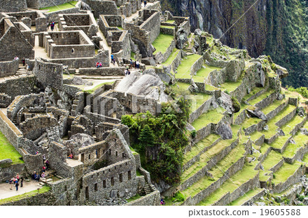 Machu Picchu, the ancient Inca city in the Andes 19605588