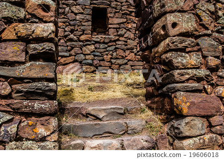 Ollantaytambo - old Inca fortress 19606018